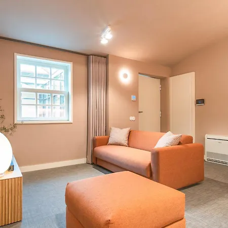 Sra Do Leite Next To Cathedral By Sé *