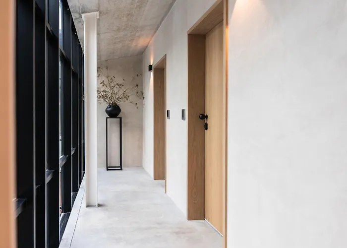 Sra Do Leite Next To Cathedral By Se