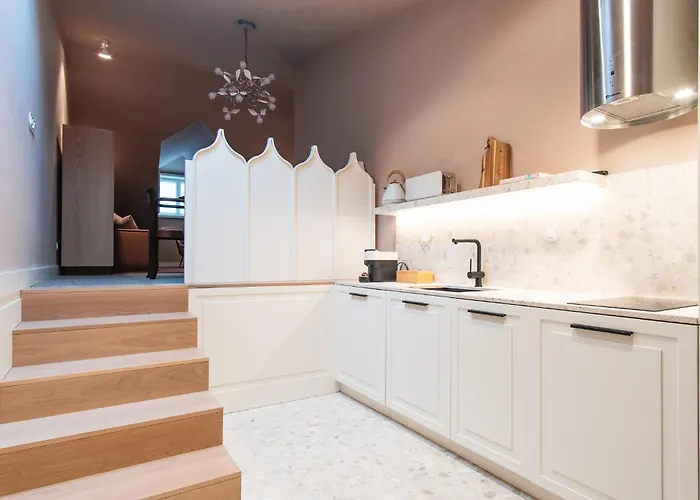 Sra Do Leite Next To Cathedral By Sé *