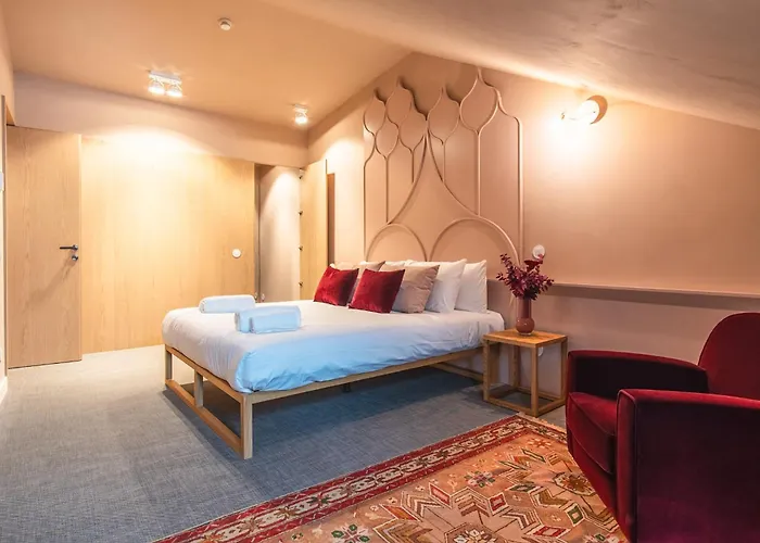 Sra Do Leite Next To Cathedral By Sé * Braga