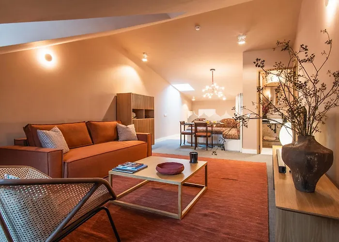 Sra Do Leite Next To Cathedral By Sé *